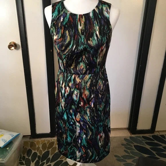 Multicolored high front and back sleeveless dress - Picture 2 of 11